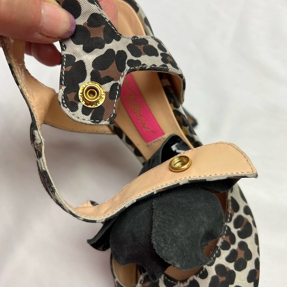 Betsey Johnson Stiletto T Strap Leopard Print Women’s 7 Patent Leather Flower - Picture 6 of 11
